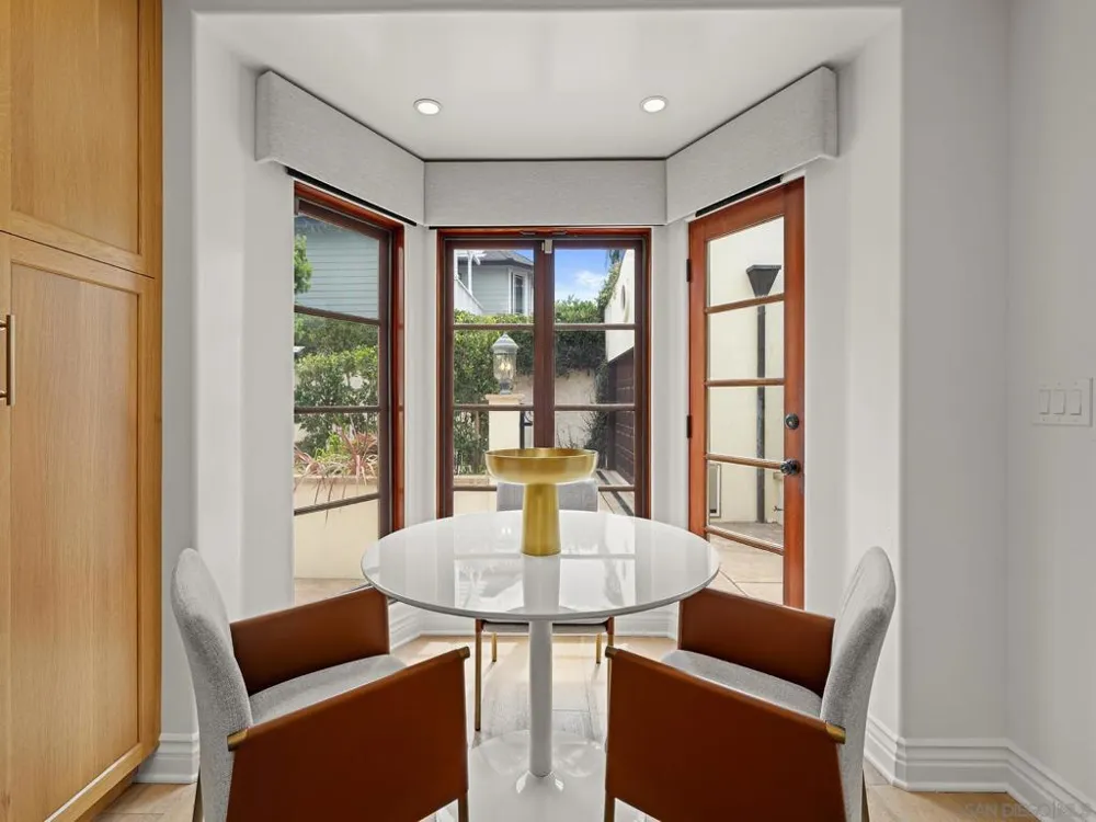 1385 Park Row La Jolla, CA 92037