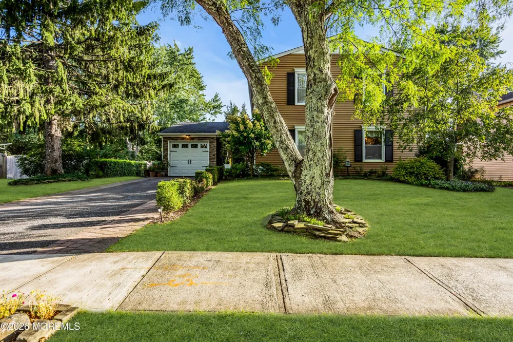 16 Hearth Court Howell, NJ 07731
