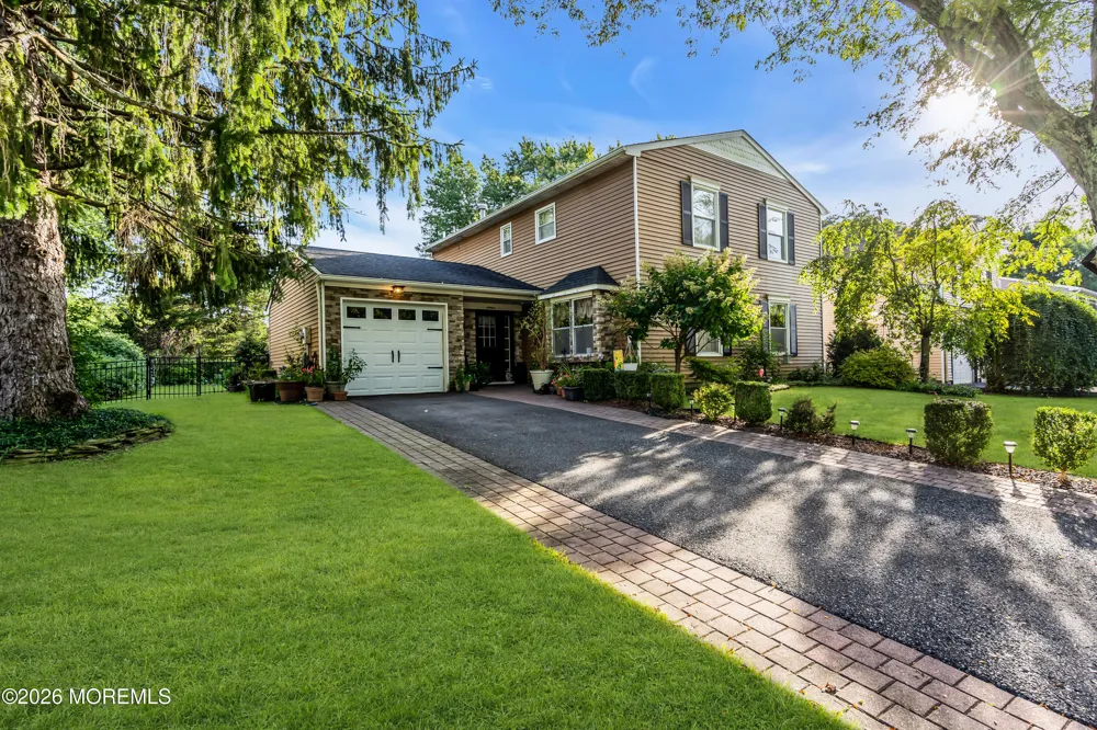 16 Hearth Court Howell, NJ 07731