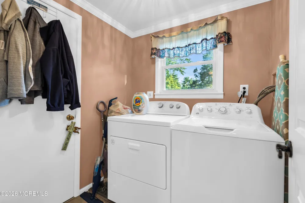 16 Hearth Court Howell, NJ 07731