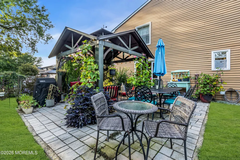 16 Hearth Court Howell, NJ 07731