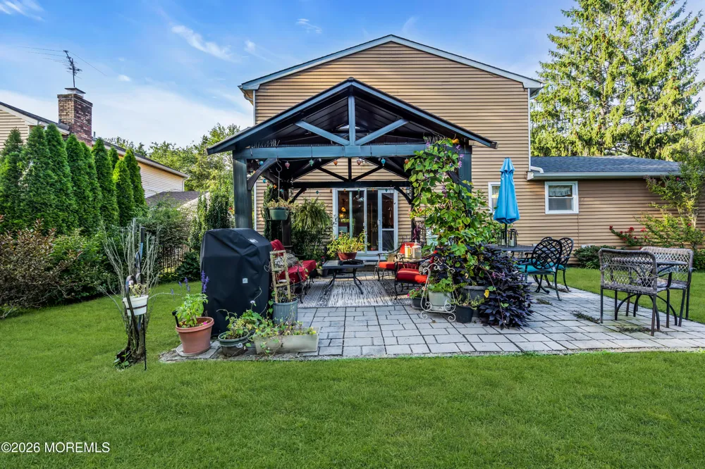 16 Hearth Court Howell, NJ 07731