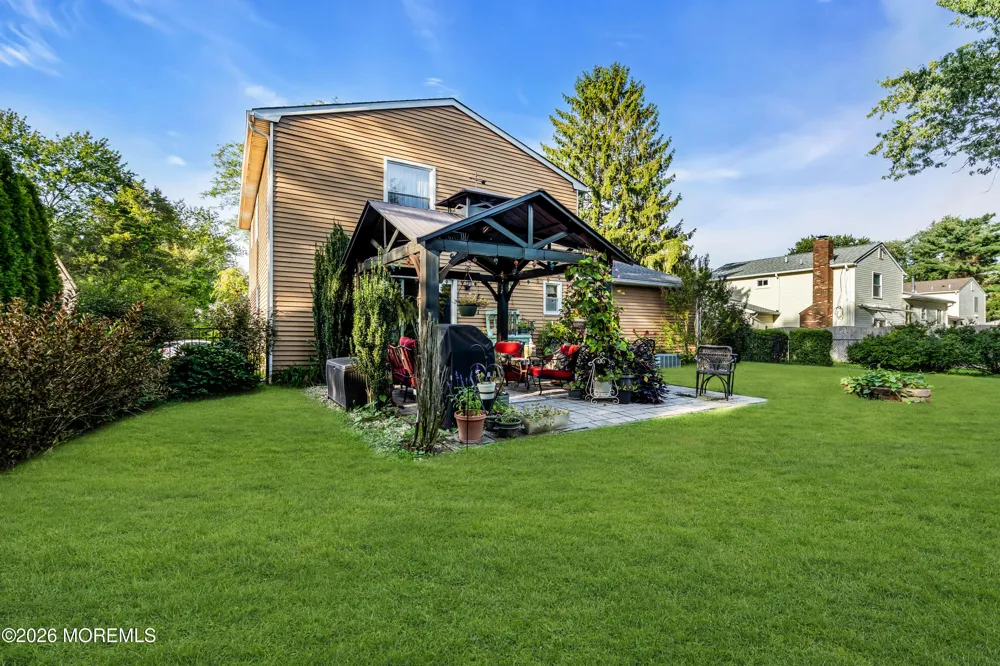 16 Hearth Court Howell, NJ 07731