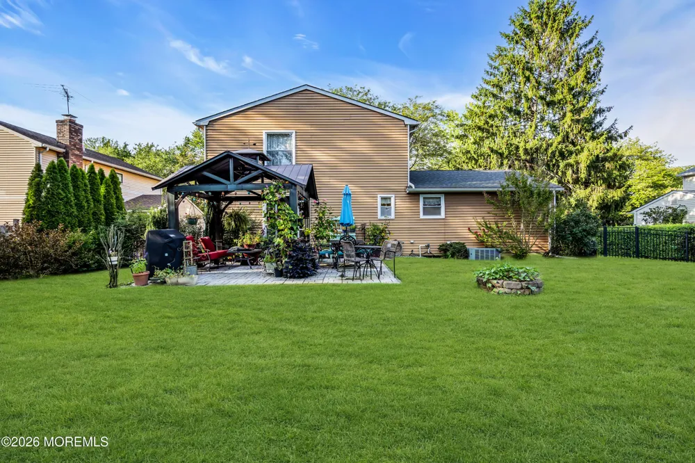 16 Hearth Court Howell, NJ 07731