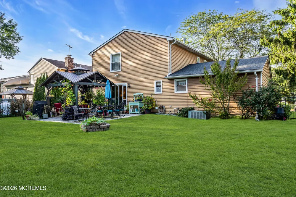 16 Hearth Court Howell, NJ 07731