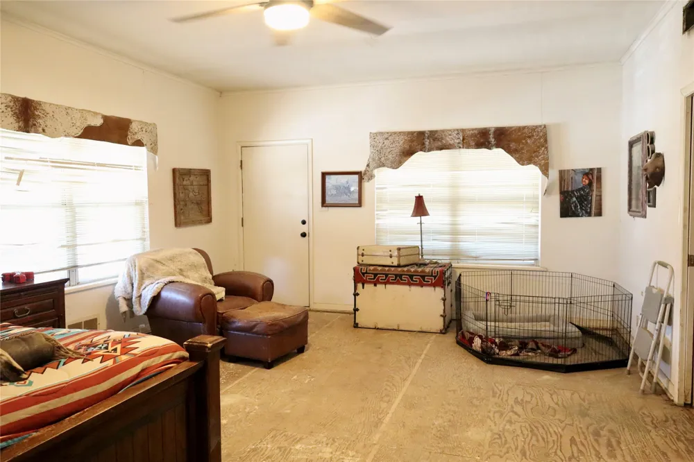 414 E Walnut Street Strawn, TX 76475