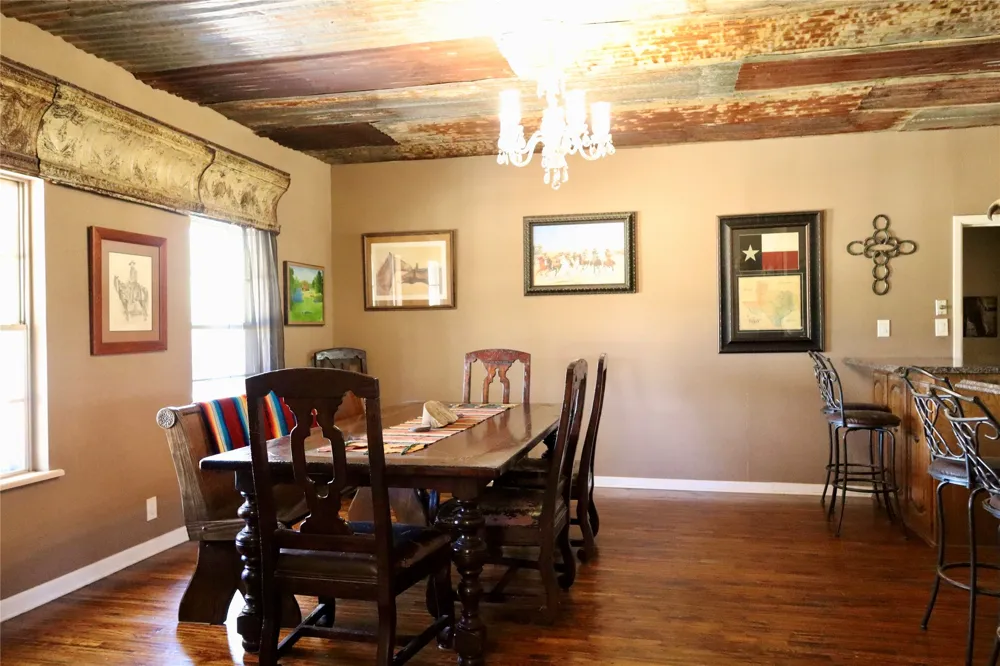 414 E Walnut Street Strawn, TX 76475