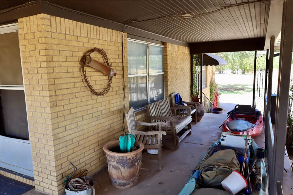 414 E Walnut Street Strawn, TX 76475