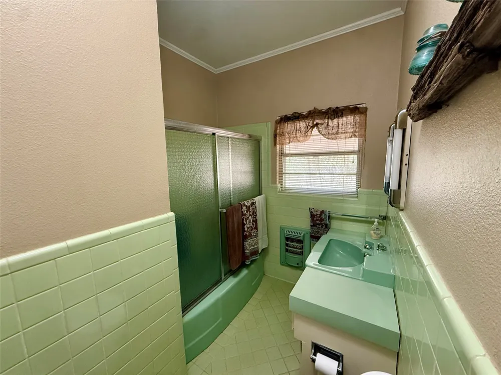 414 E Walnut Street Strawn, TX 76475
