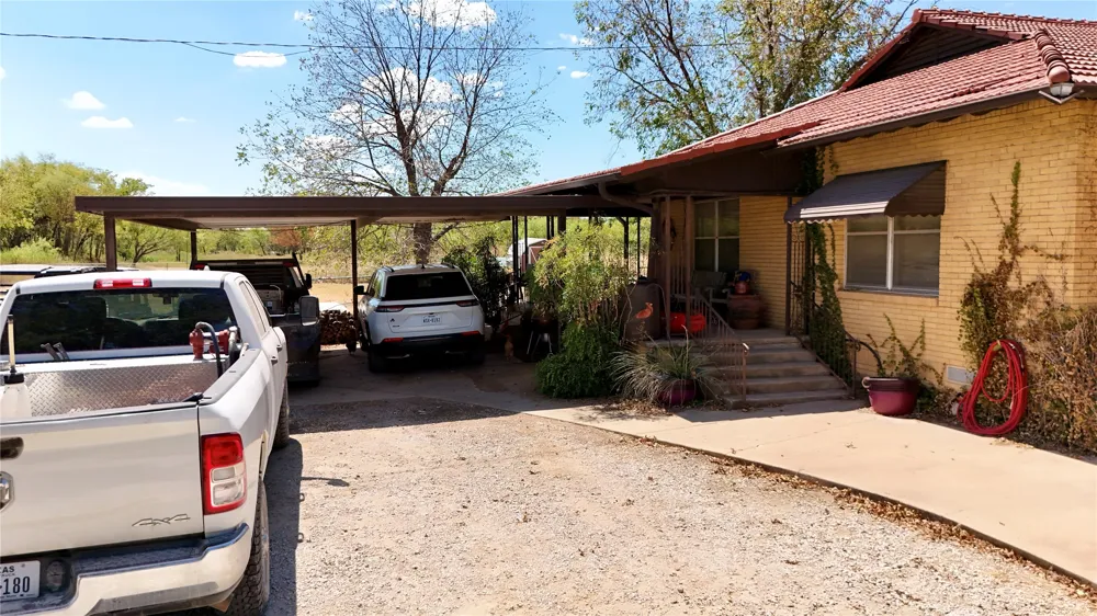 414 E Walnut Street Strawn, TX 76475