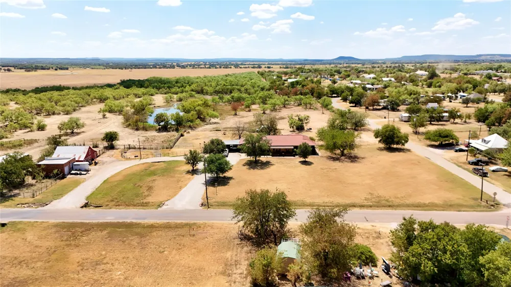 414 E Walnut Street Strawn, TX 76475