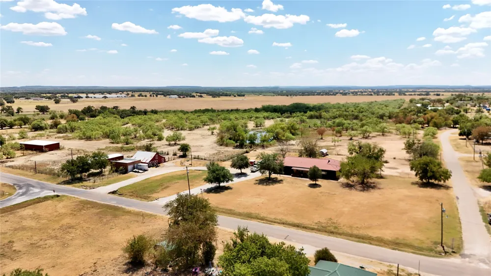 414 E Walnut Street Strawn, TX 76475