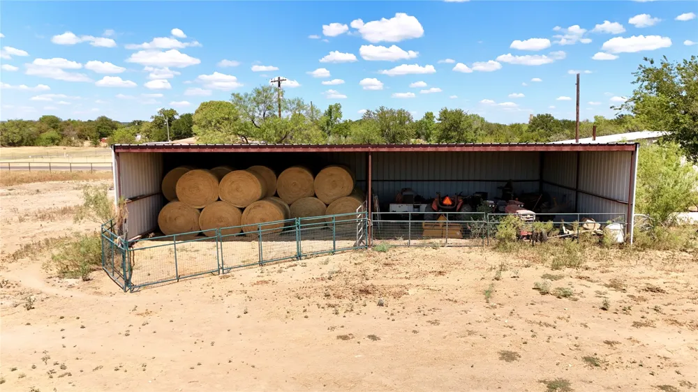 414 E Walnut Street Strawn, TX 76475