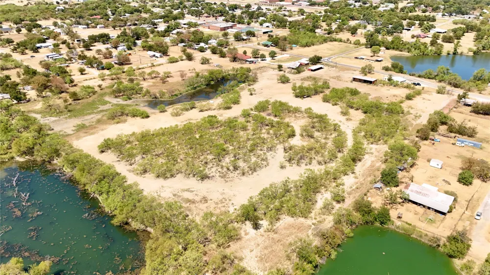 414 E Walnut Street Strawn, TX 76475