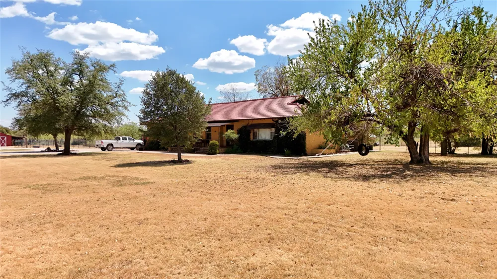 414 E Walnut Street Strawn, TX 76475