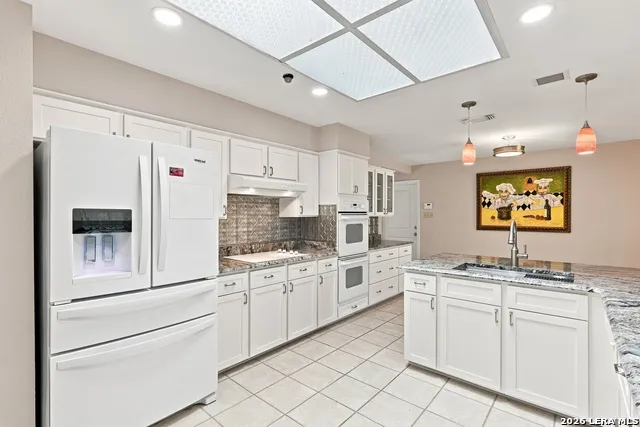 102 IRONGATE RD San Antonio, TX 78213