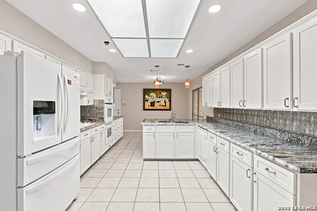 102 IRONGATE RD San Antonio, TX 78213