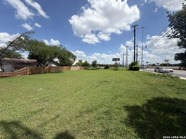 274 Meadow Bend San Antonio, TX 78227
