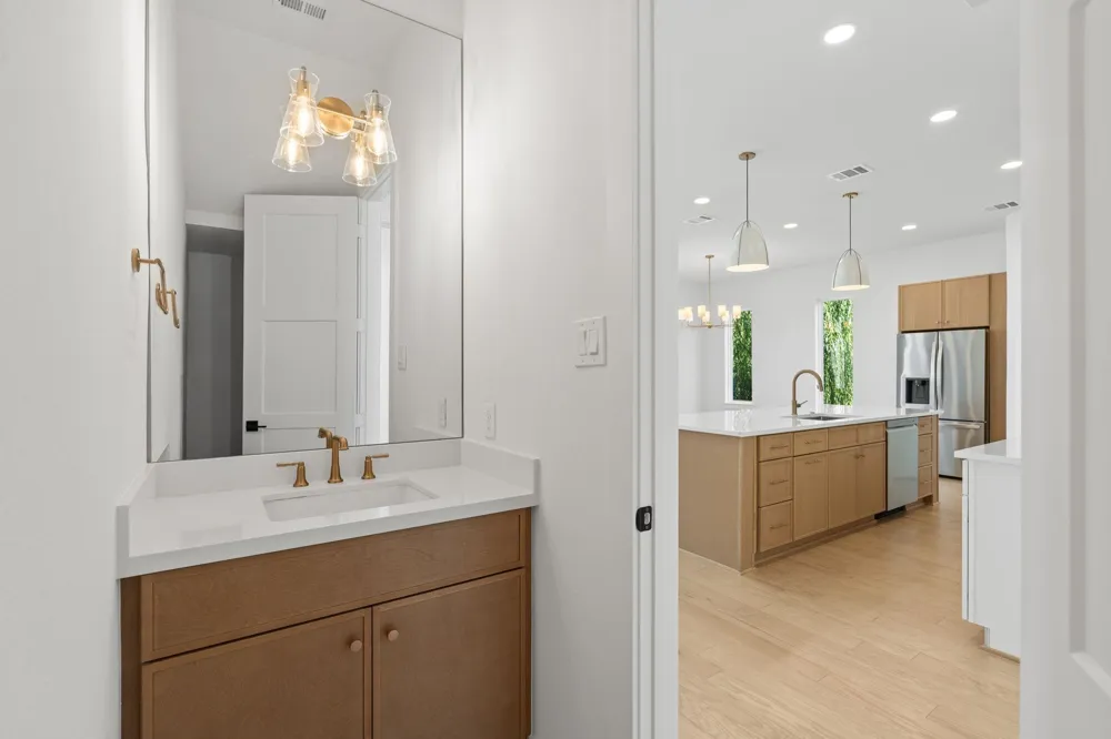 1103 E 37th Street Houston, TX 77022