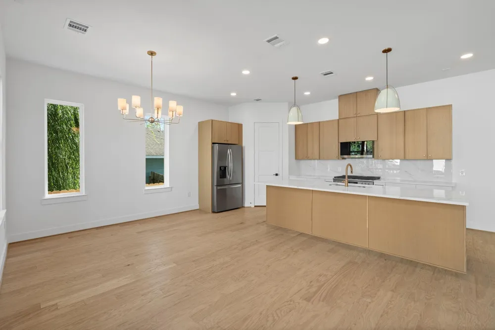 1103 E 37th Street Houston, TX 77022