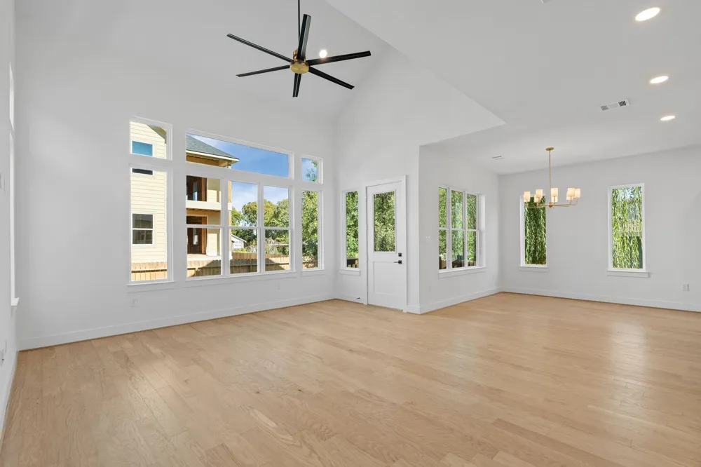 1103 E 37th Street Houston, TX 77022