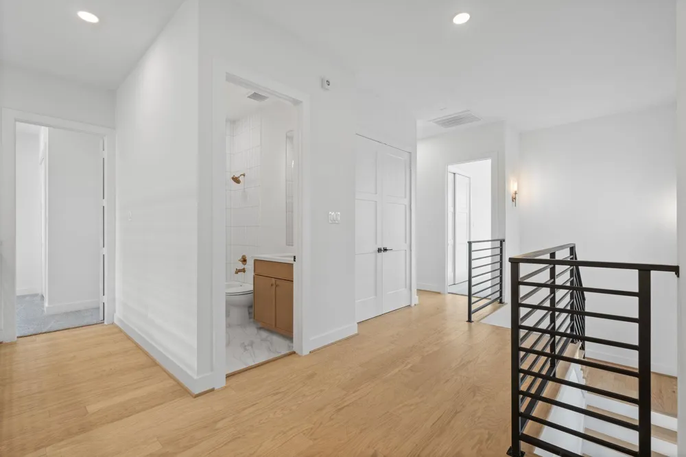 1103 E 37th Street Houston, TX 77022