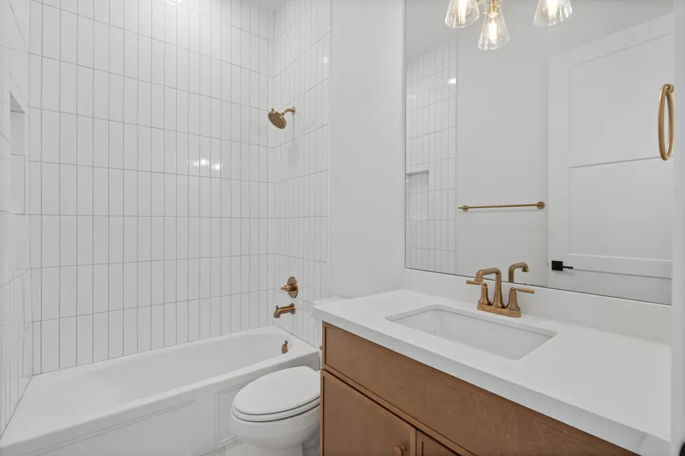 1103 E 37th Street Houston, TX 77022