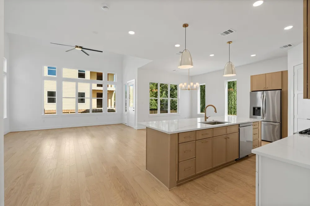 1103 E 37th Street Houston, TX 77022