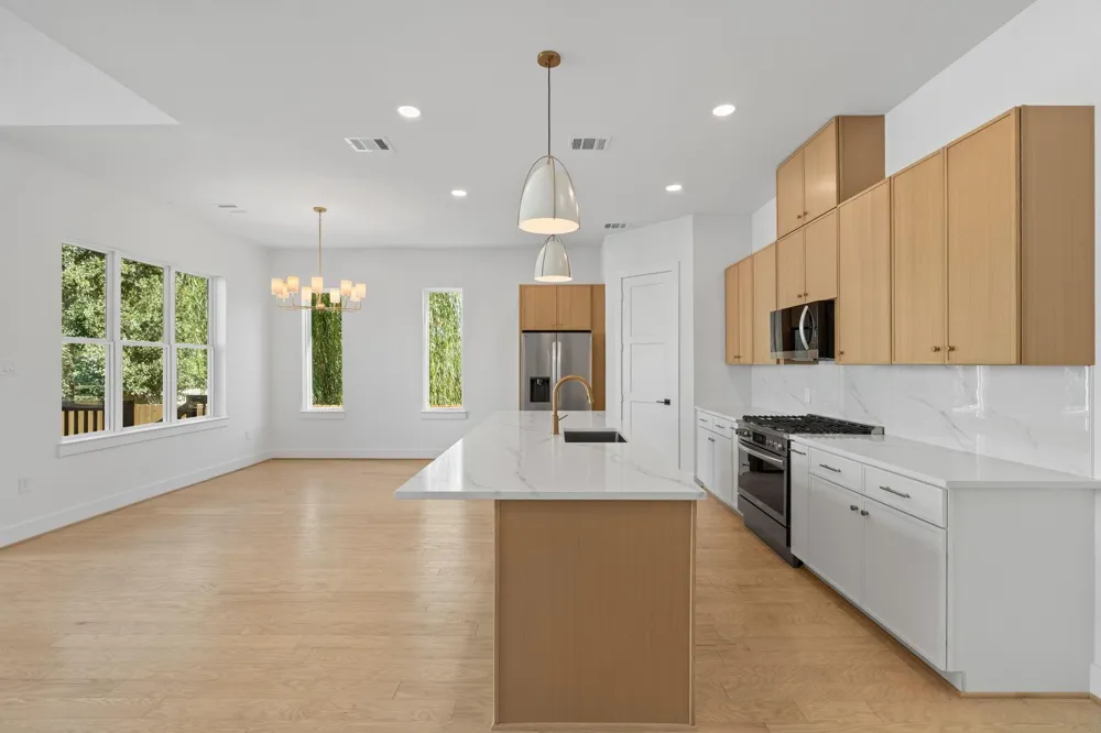 1103 E 37th Street Houston, TX 77022