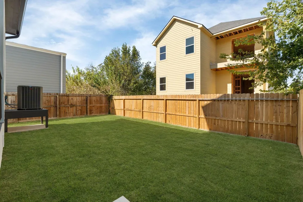 1103 E 37th Street Houston, TX 77022