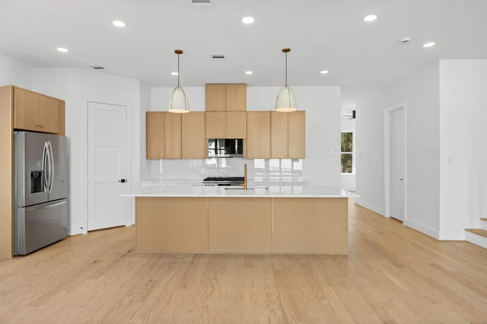 1103 E 37th Street Houston, TX 77022