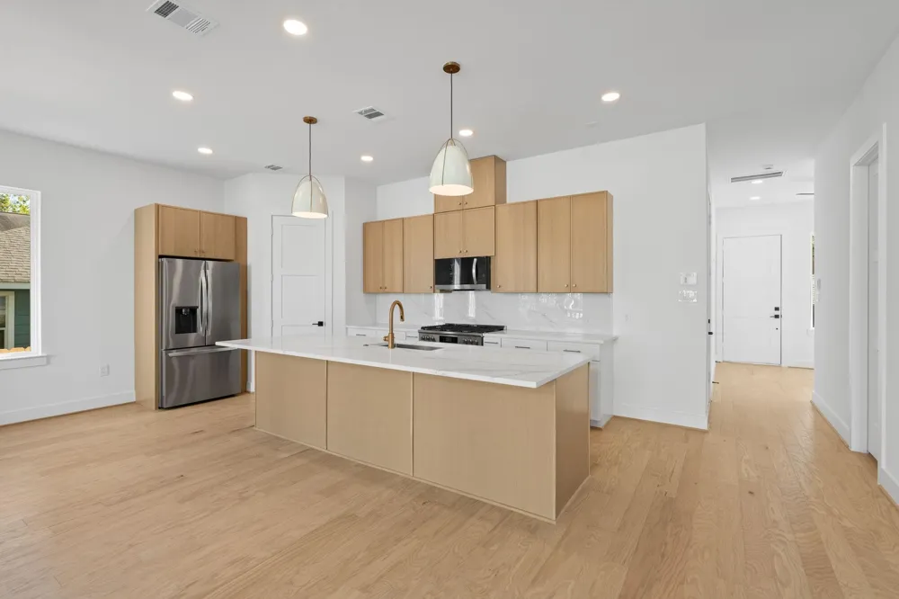 1103 E 37th Street Houston, TX 77022