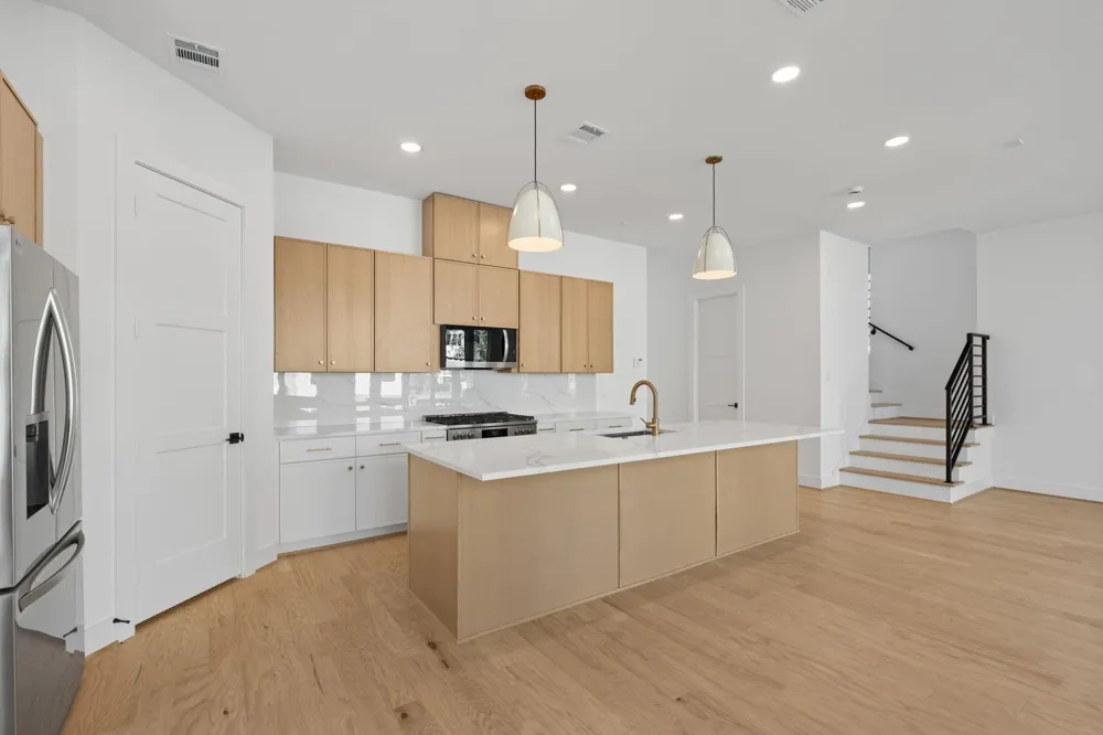 1103 E 37th Street Houston, TX 77022