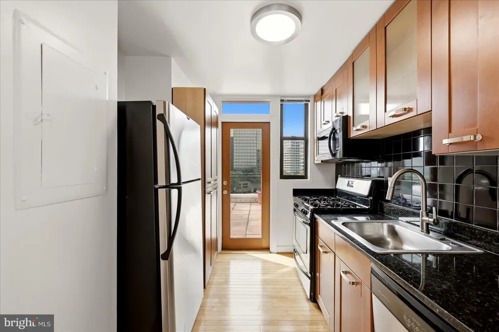 1111 ARLINGTON BOULEVARD #1003 Arlington, VA 22209