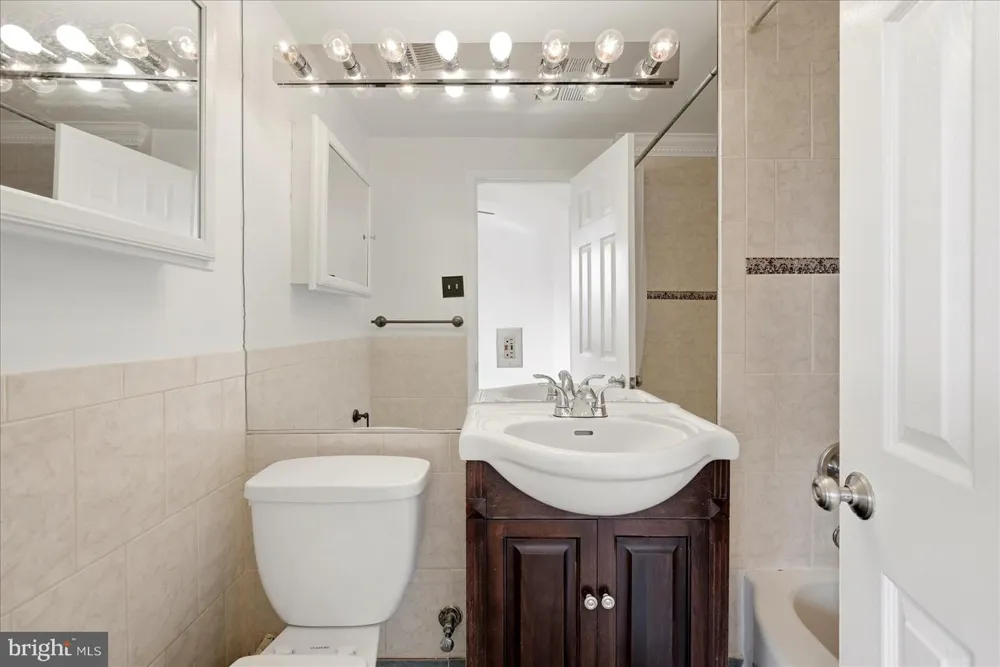 1111 ARLINGTON BOULEVARD #1003 Arlington, VA 22209