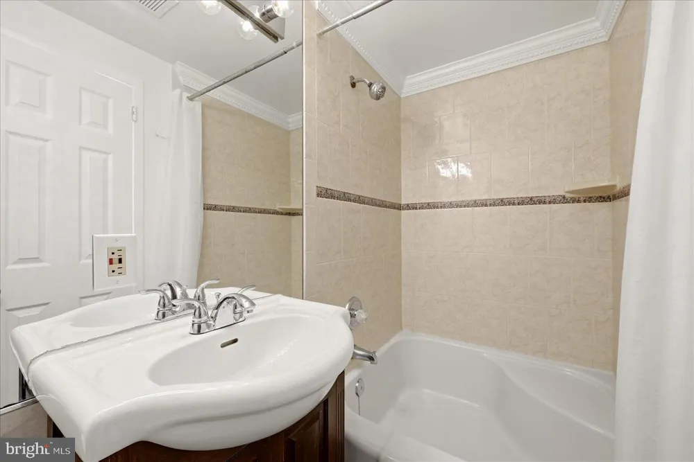 1111 ARLINGTON BOULEVARD #1003 Arlington, VA 22209
