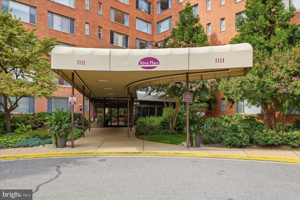 1111 ARLINGTON BOULEVARD #1003 Arlington, VA 22209