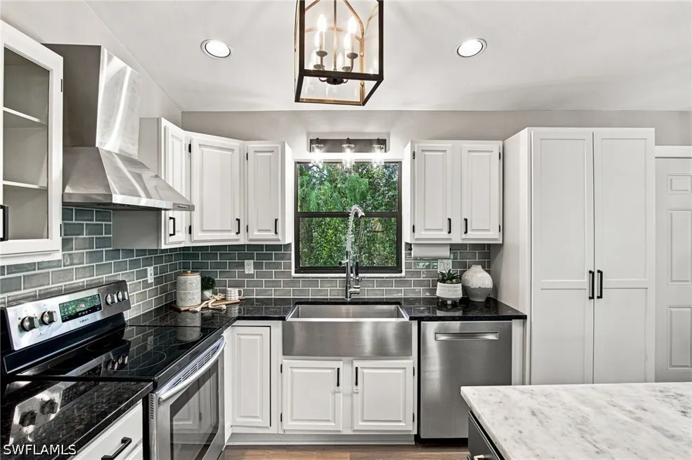 Hickory Wood Drive Naples, FL 34119