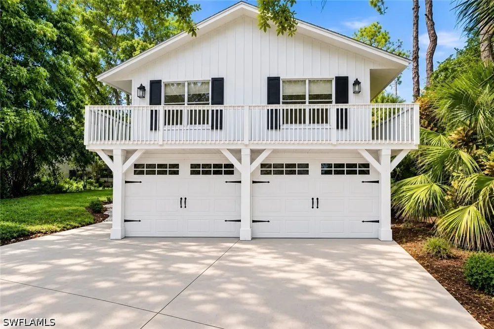 Hickory Wood Drive Naples, FL 34119