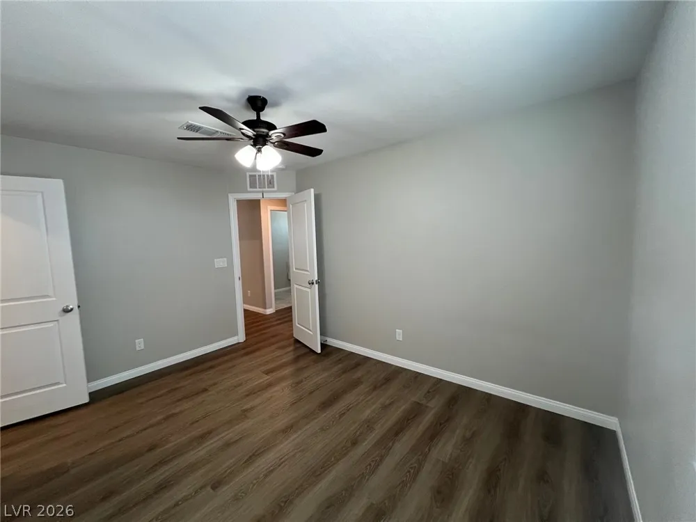 8532 Taizi Avenue Las Vegas, NV 89147
