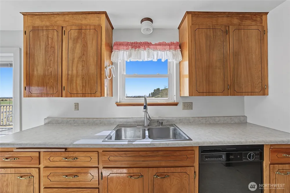 4874 NE Road 3 Moses Lake, WA 98837