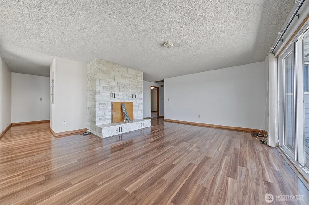 4874 NE Road 3 Moses Lake, WA 98837