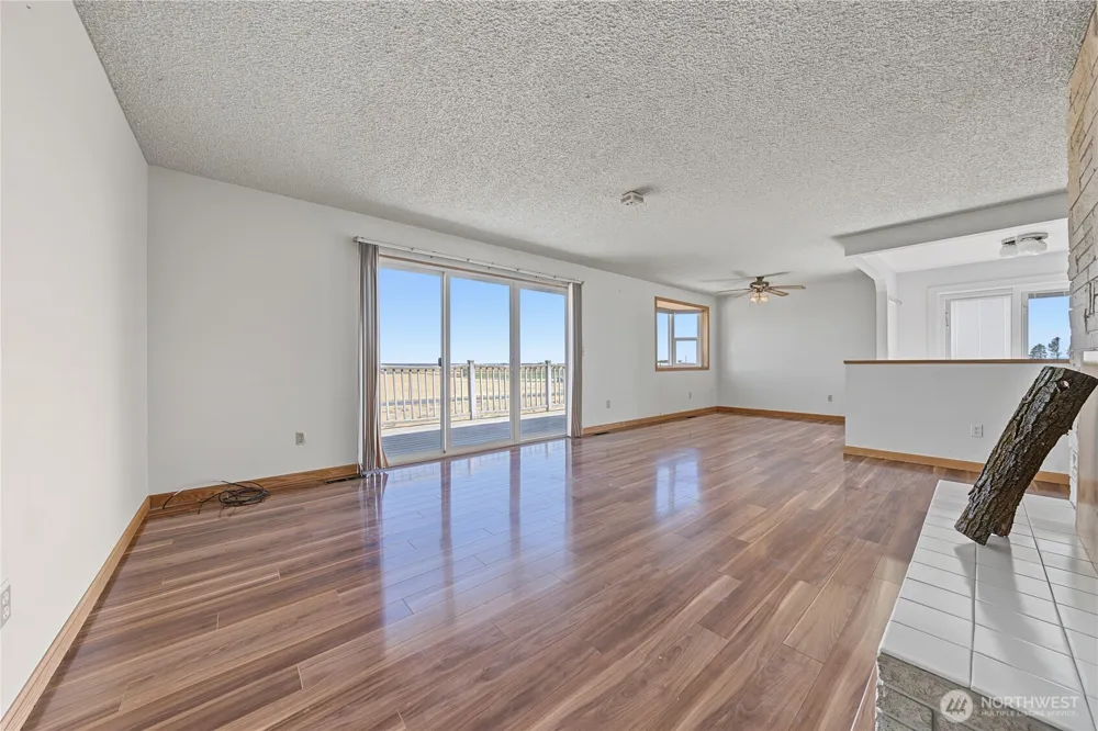 4874 NE Road 3 Moses Lake, WA 98837