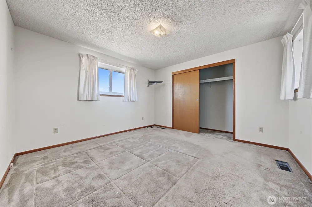 4874 NE Road 3 Moses Lake, WA 98837