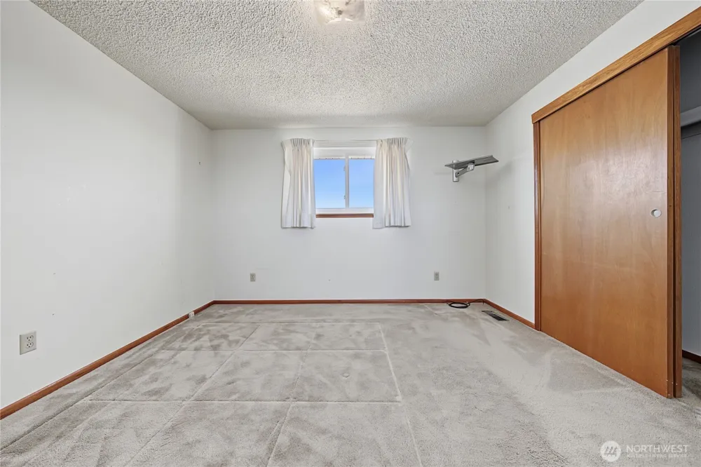 4874 NE Road 3 Moses Lake, WA 98837