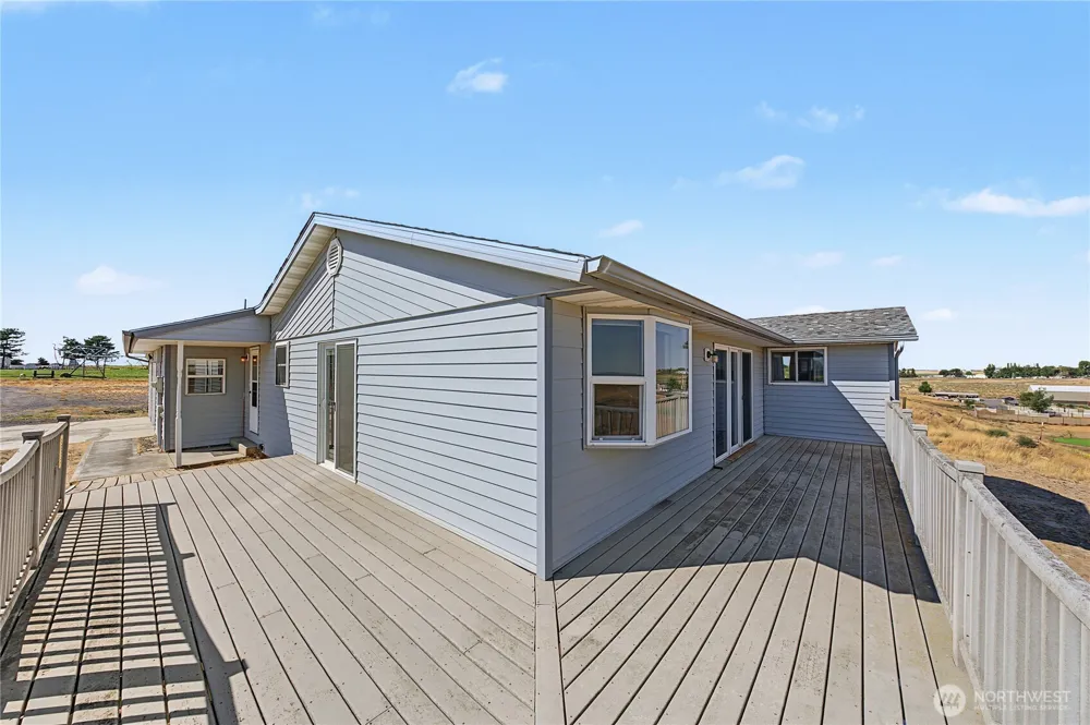 4874 NE Road 3 Moses Lake, WA 98837