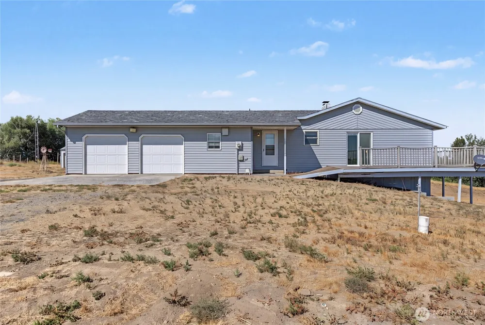 4874 NE Road 3 Moses Lake, WA 98837