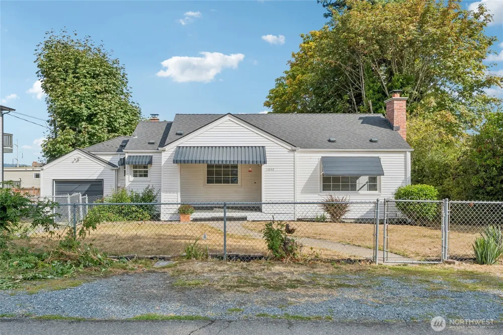 1048 S 100th Street Seattle, WA 98168