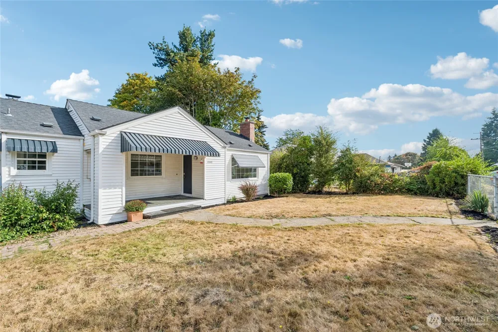 1048 S 100th Street Seattle, WA 98168