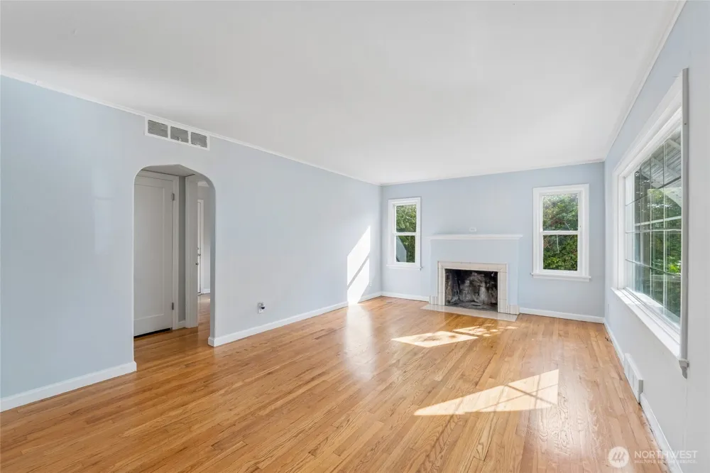 1048 S 100th Street Seattle, WA 98168